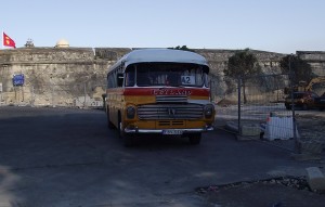 Typowy autobus na Malcie